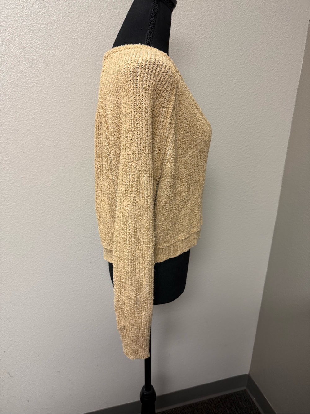 Free People Tan Cropped Knit V Neck Sweater Small Boho Cozy Chic Pullover Top - Picture 6 of 10